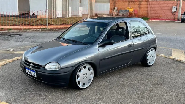 Aurelio Amaral - Corsa 1.0 turbo, rodas 17, suspensão ou 16mil pix